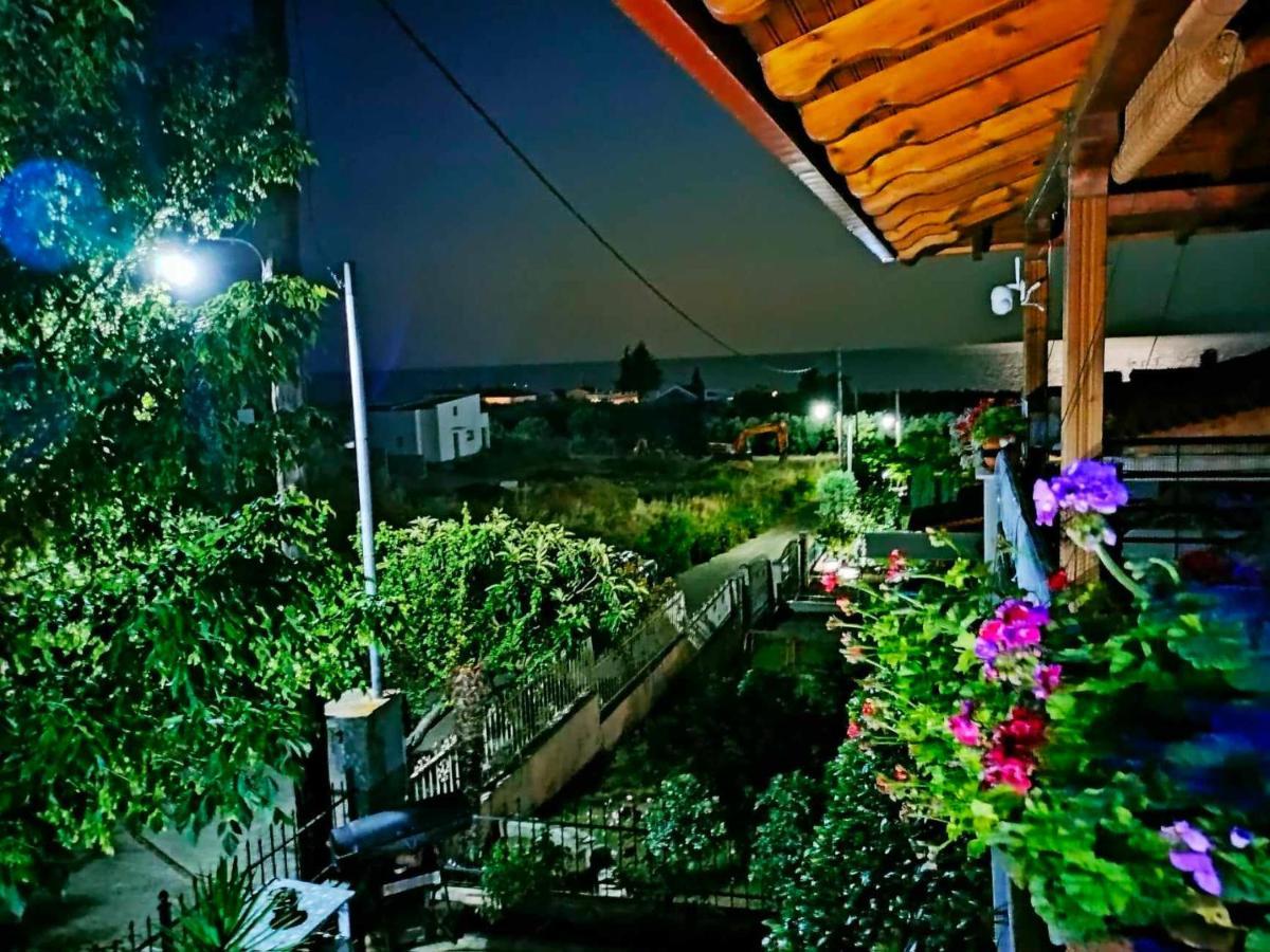 Adam'S Holiday House 2019 Kariani Exterior photo